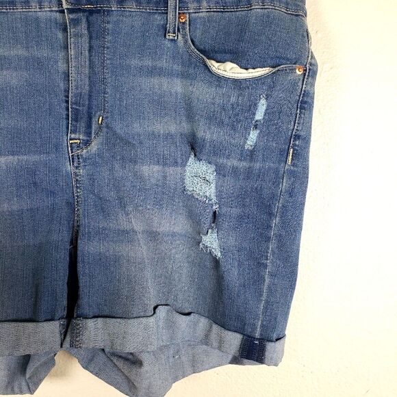 Women's Signature Levi Strauss Distressed Rolled Cuff Denim Shorts Size 18W - Picture 5 of 9